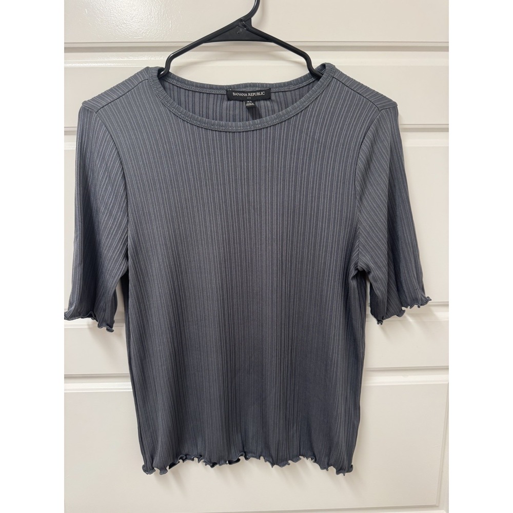 Banana Republic Womens Gray Ribbed Ruffle Hem Blouse Top XS Short Sleeve